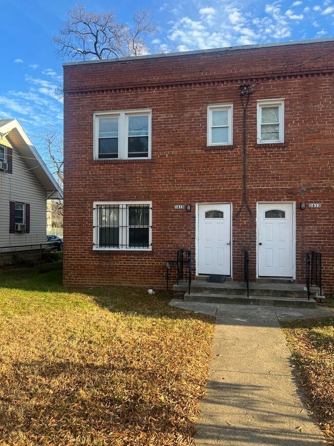 Photo - 1615 Olive St NE Unit 1