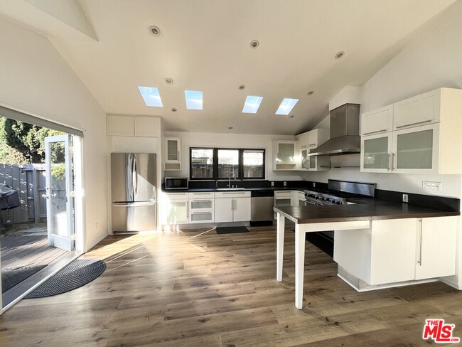 Photo - 602 Victoria Ave