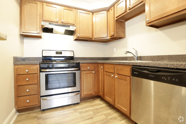 Imperial House Apartments - Imperial House Apartments