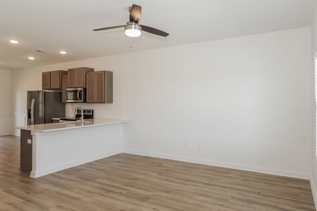 Photo - Madison - East Limestone