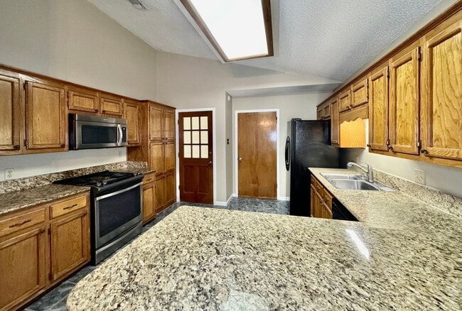 Photo - Prime Baton Rouge Location! 3BR Garden Home Across from Perkins Rowe