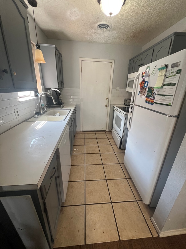 Photo - 5348 Benbrook St