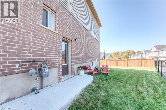 Photo - 537 Valhalla Cres