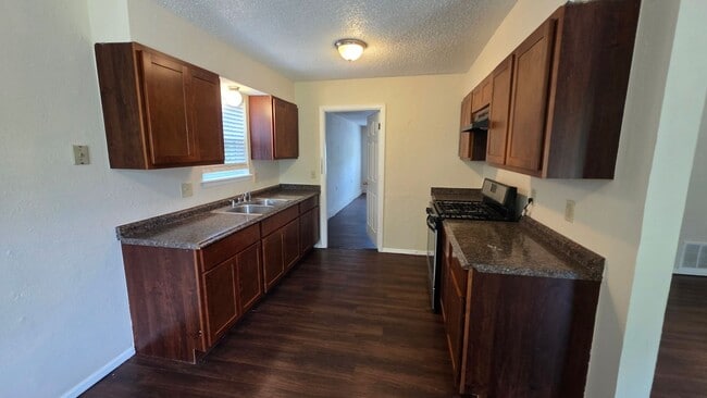 Photo - 3 Bed 1 bath home in MWC.