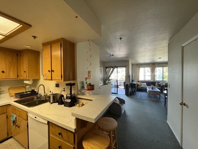 Photo - Foothill Community Blocks to Campus