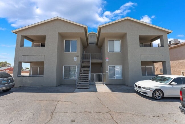Building Photo - 5689 E Lake Mead Blvd Unit 5689 E Lake Mead Blvd #3