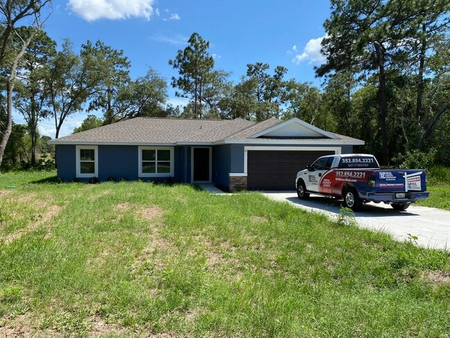 Building Photo - Custom Home - Desirable SE Ocala Neighborhood 3/2/2 **Won't Last**
