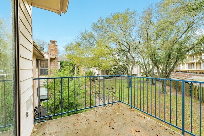 Photo - 7128 N Holiday Dr