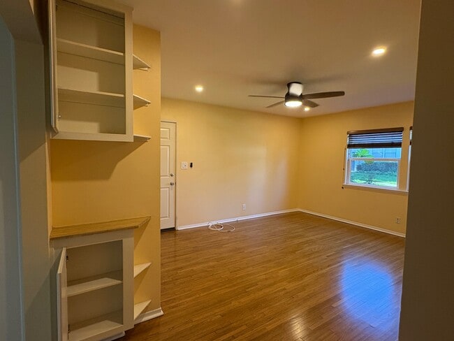 Photo - 5874 Bowcroft St Unit 2