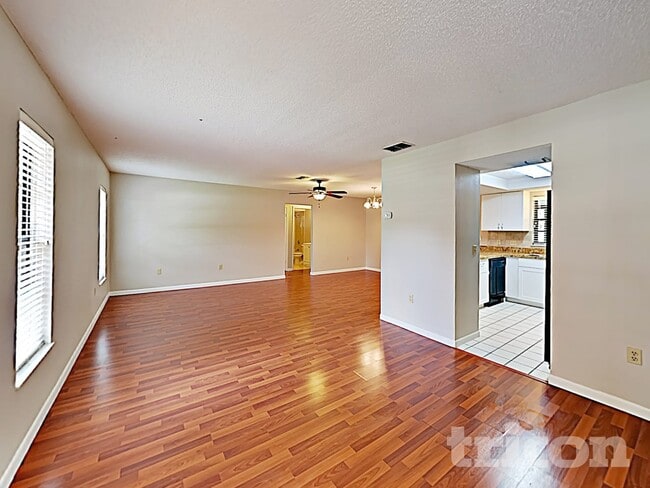 Photo - 12207 Bluefield St