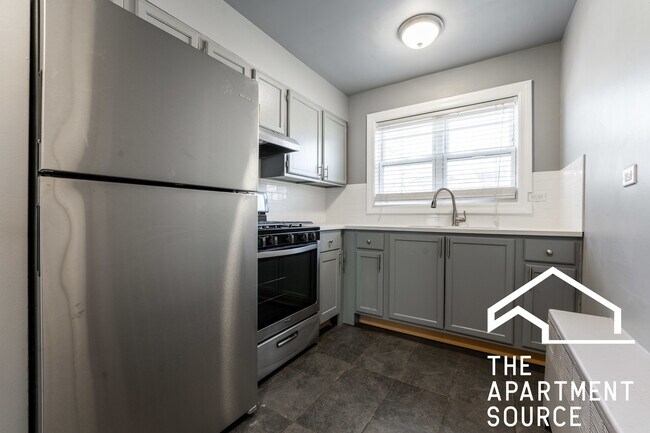 Photo - 7431 N Winchester Ave Unit 103