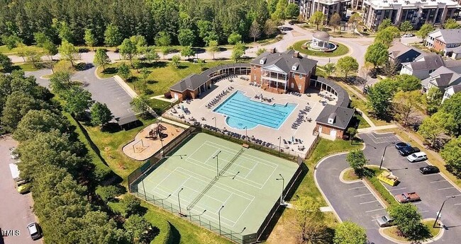 Photo - 633 Democracy St