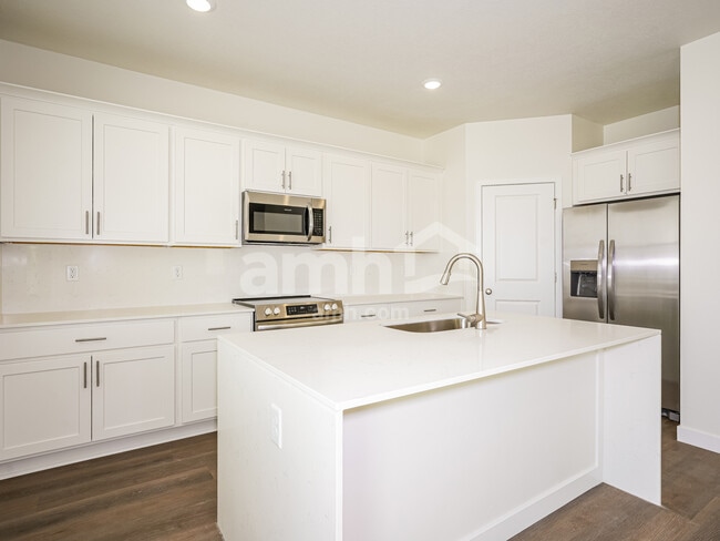 Photo - 1252 South