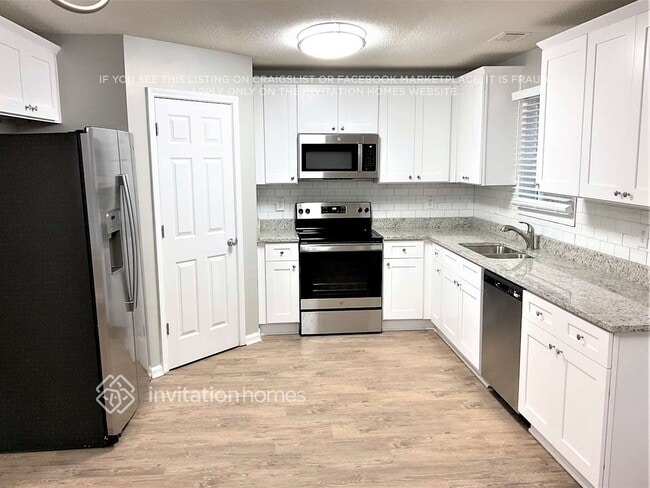 Photo - 3785 Pine Village Pl