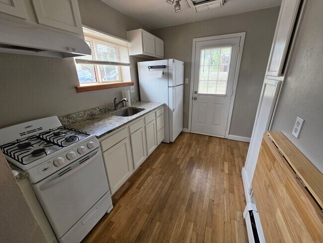 Photo - Studio Apartment Close to South Broadway! Unit 3100 S Lincoln St.