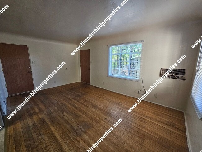 Photo - 412 10th St SW Unit D