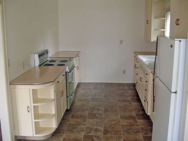 Photo - West Springfield near Autzen large home with basement