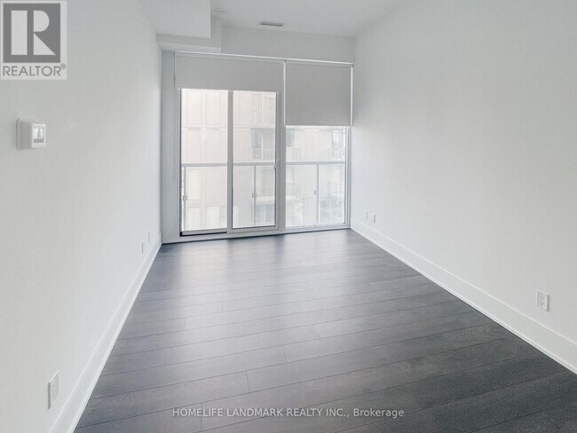 Photo - 28 Wellesley St E Unit Lph3605