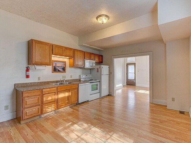 208 N Beech St Unidad 208 N Beech St
