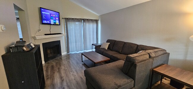 Photo - 14886 Reedley St