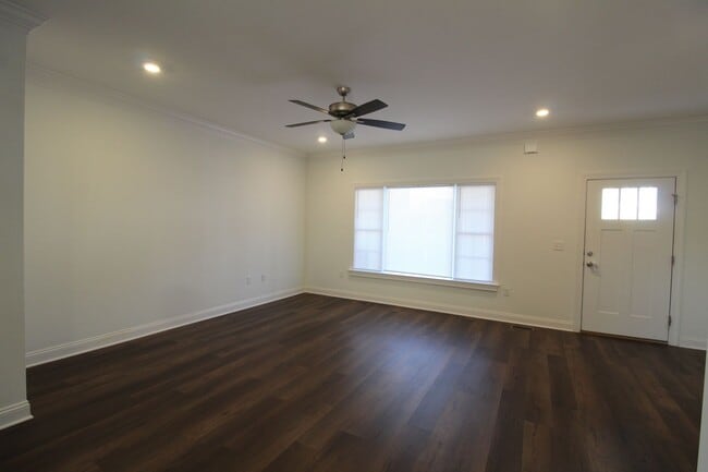 Photo - 3 Bedroom 2.5 Townhome Available Now!