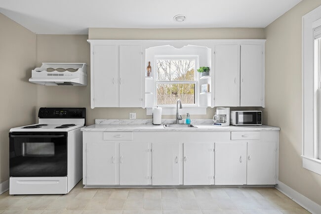 Photo - 105 Russell Ct Unidad Fully Furnished