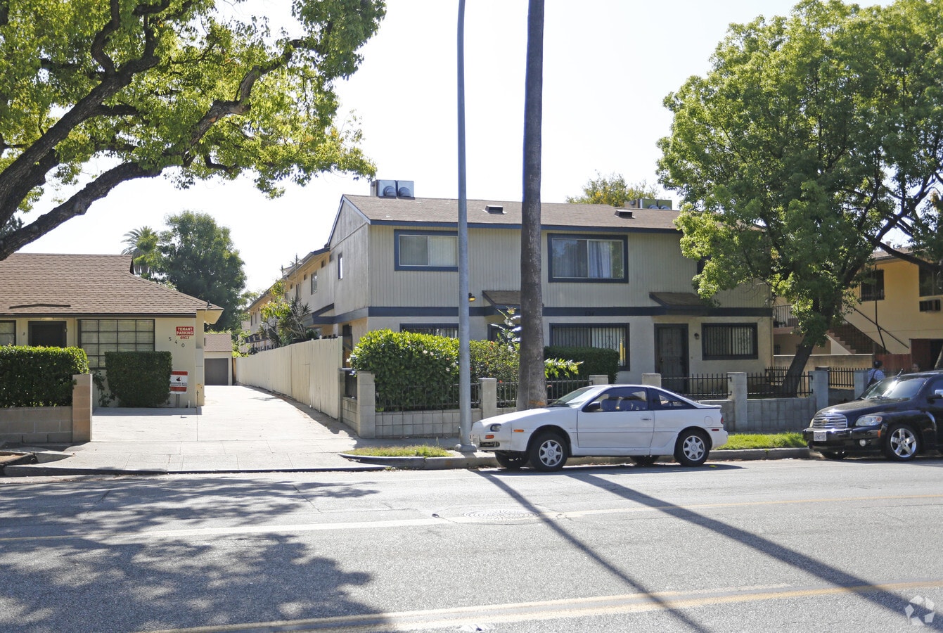 Building - Treasured Townhomes
