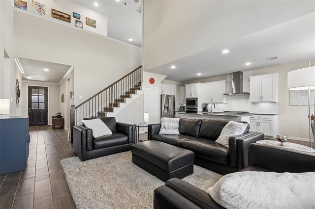 Photo - 1416 Jackdaw Rd