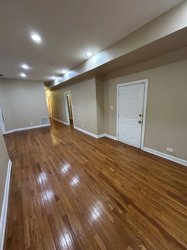 6630 S Ingleside Ave Unit 1