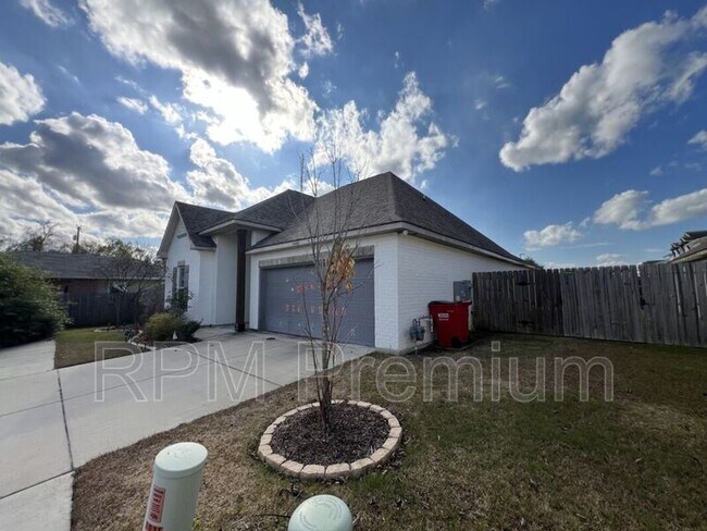 Photo - 14401 Sterling Oaks Dr