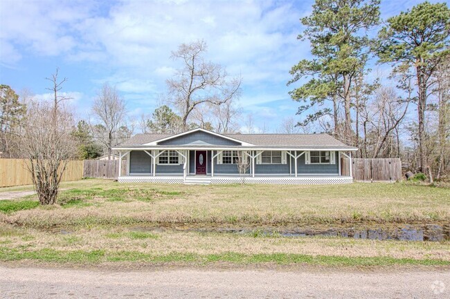 Building Photo - 16766 Lake Cir Rental