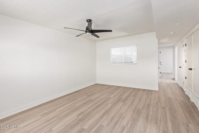 Photo - 103 W Broadway Rd