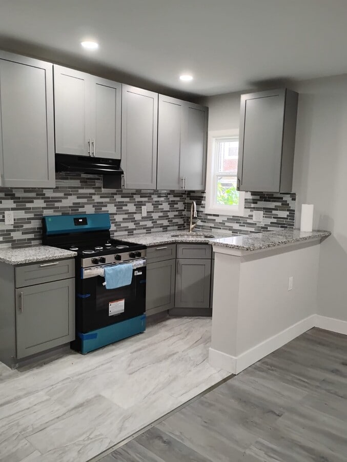 Photo - 527 S Redfield St