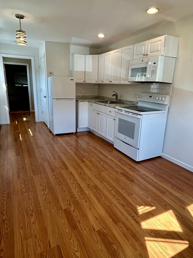 Building Photo - 417 Briarwood Rd Unit 1 Rental