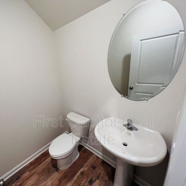 Photo - 555 Locust Run Dr