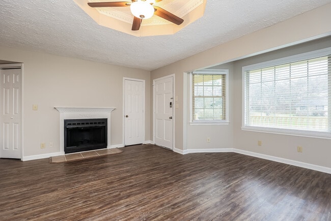 Photo - 511 Buffalo Trail