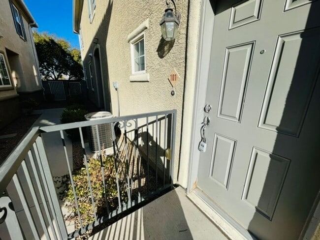 Photo - WONDERFUL 2 BED CONDO W/ ATTACHED GARAGE IN GATED COMMUNITY!