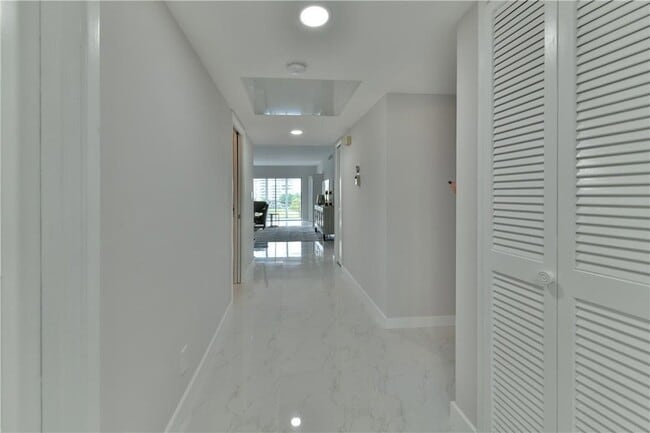 Photo - 2751 N Palm Aire Dr Unit 501