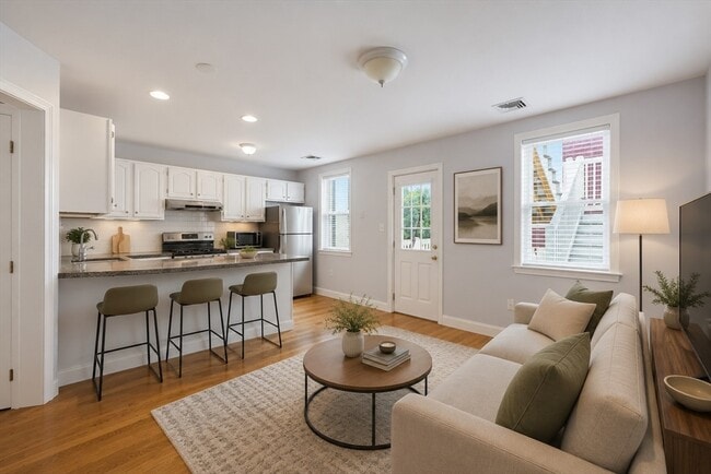 Photo - 197 Lexington St Unidad 2