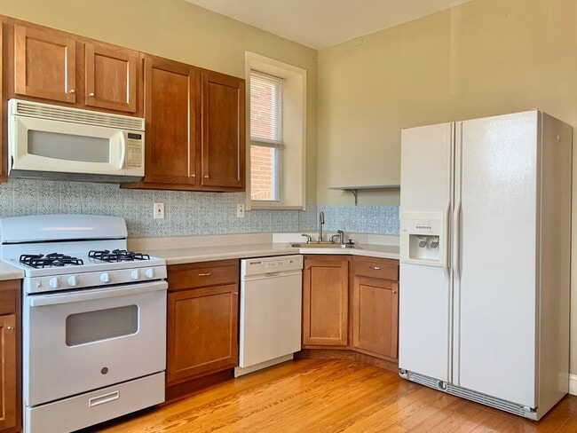 Building Photo - 3524 Juniata St Unit 2F Rental