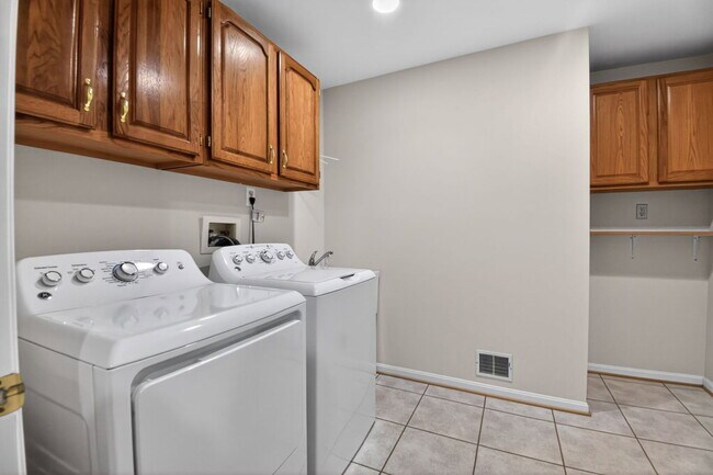 Photo - 8928 Cottongrass St