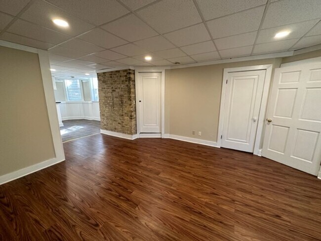 Photo - 2500 N Bartlett Ave Unit 2500