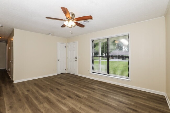 Photo - 5 Silverwood Dr