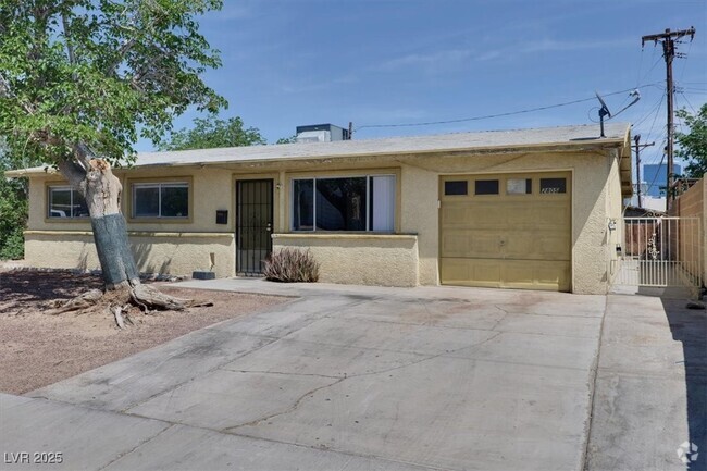 Building Photo - 2805 Sultana St Rental