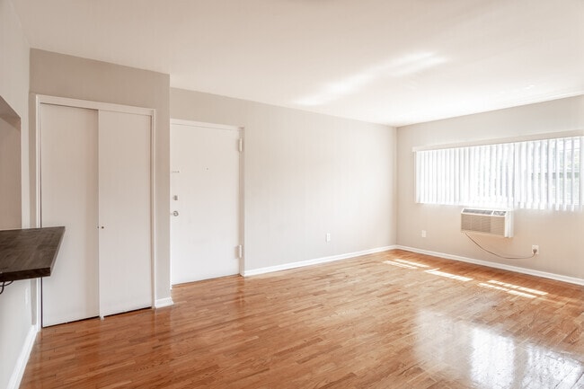 2BR, 1BA - Living Room