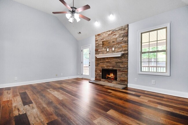 Photo - Pet Friendly Four Bedroom!