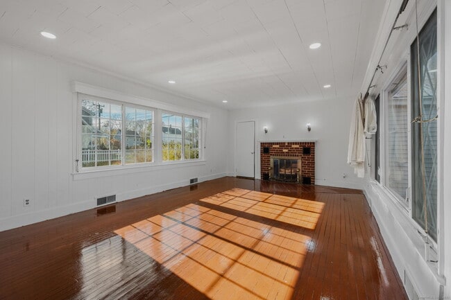 Photo - 139 Pennsylvania Ave