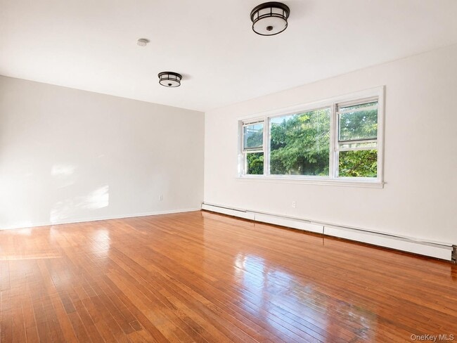 Photo - 2 Arbor Pl