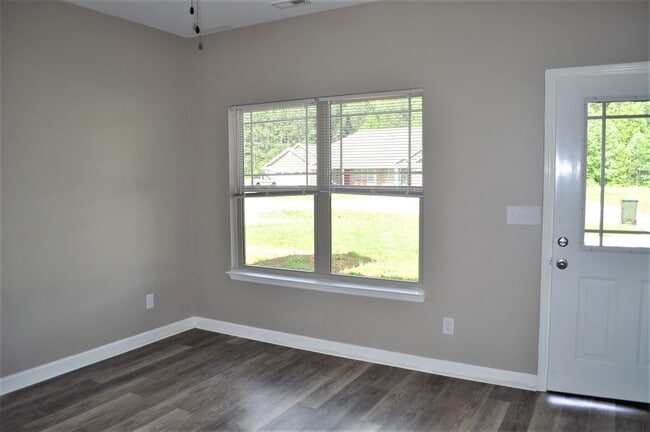 Photo - 216 Fern Bank Dr Unit B