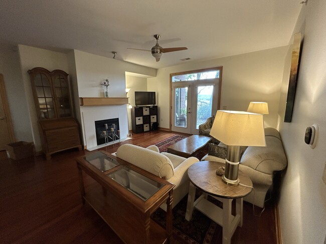 Building Photo - 8253 Mayo Dr Unit 106 Rental